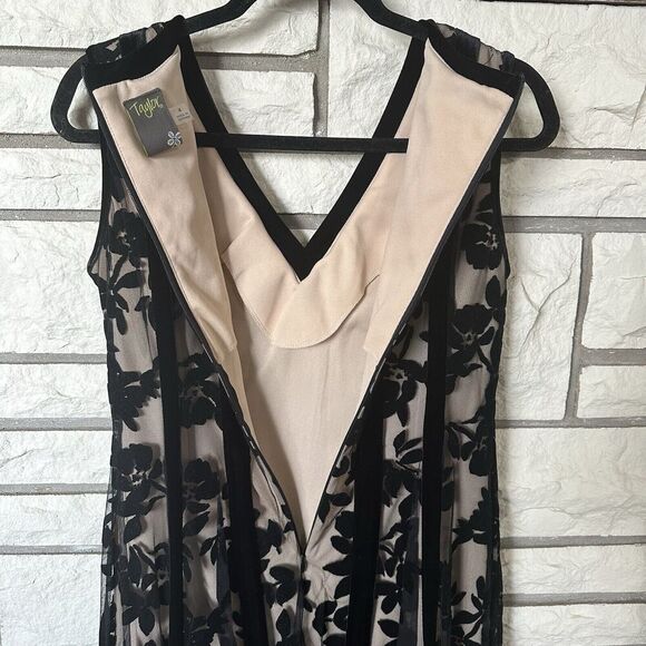 Taylor  Women’s Black Floral Lace Dress W/ Tan Lining Sleeveless Sz 4 Fairygoth - Picture 5 of 7